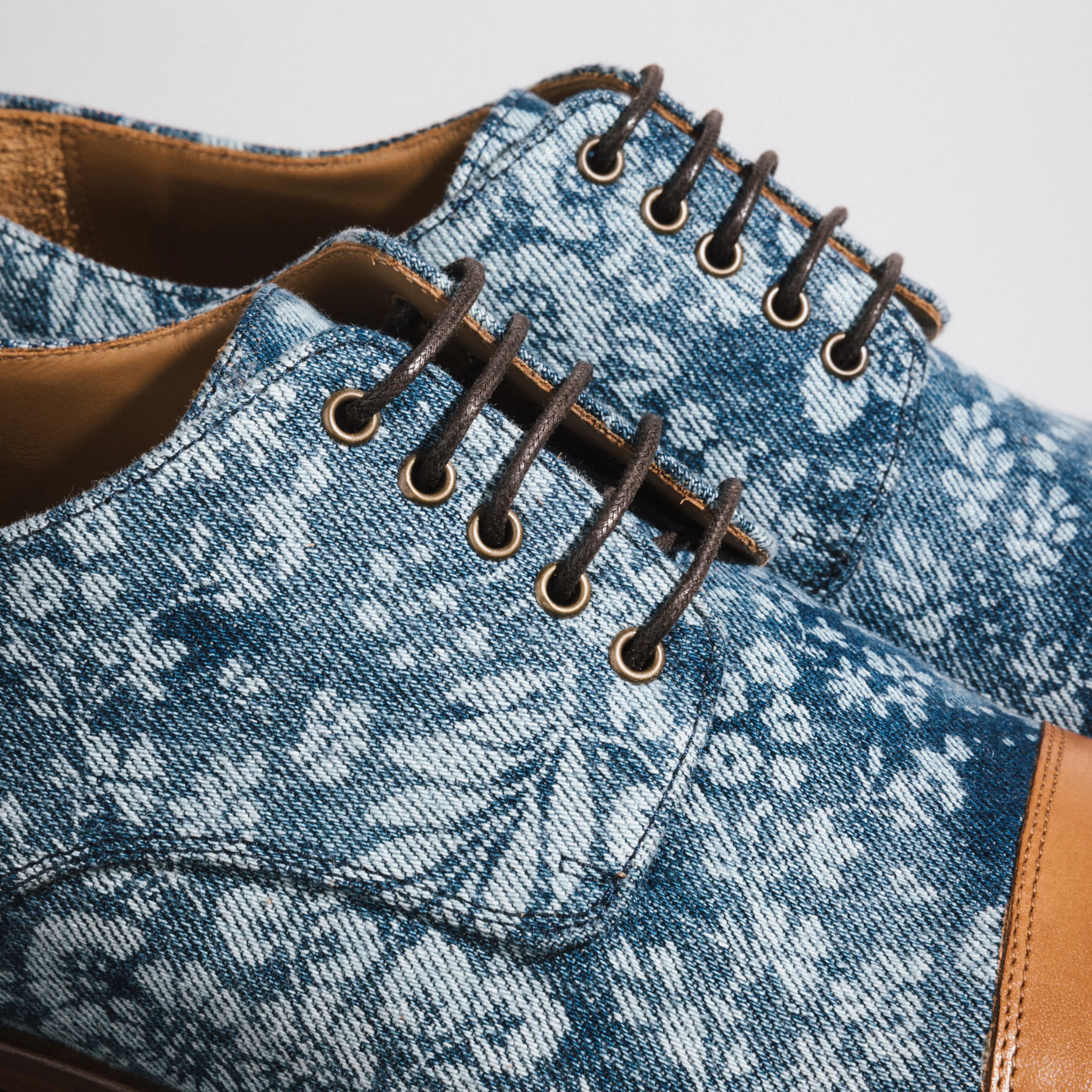 The Jack Oxford Shoe in Washed Denim Floral - Image 2